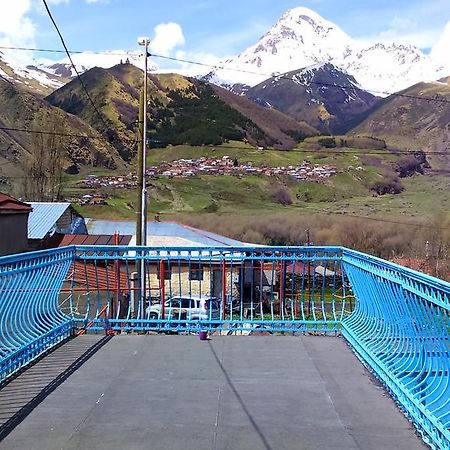 Blue Guesthouse Kazbegi Exteriör bild