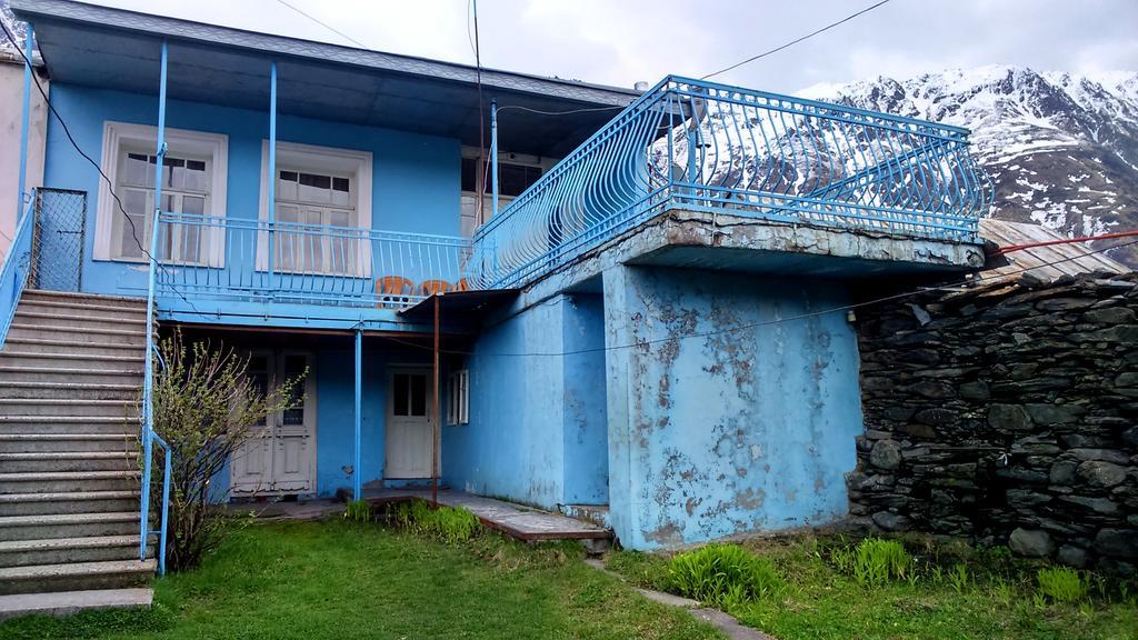 Blue Guesthouse Kazbegi Exteriör bild